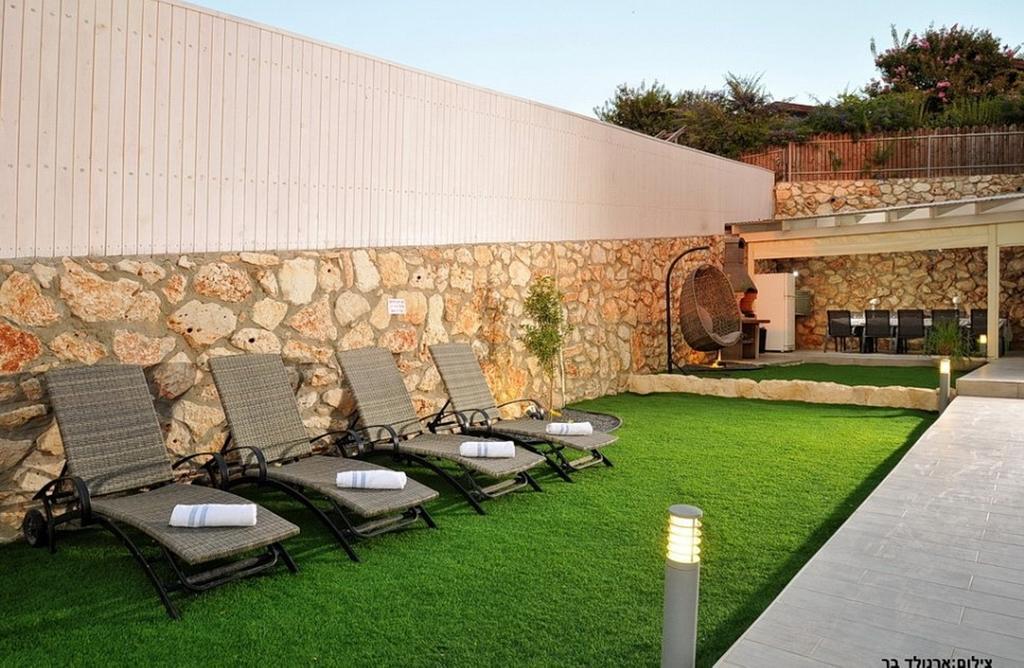 Between Sunrise And Sunset Suites Ya'ara Exterior photo